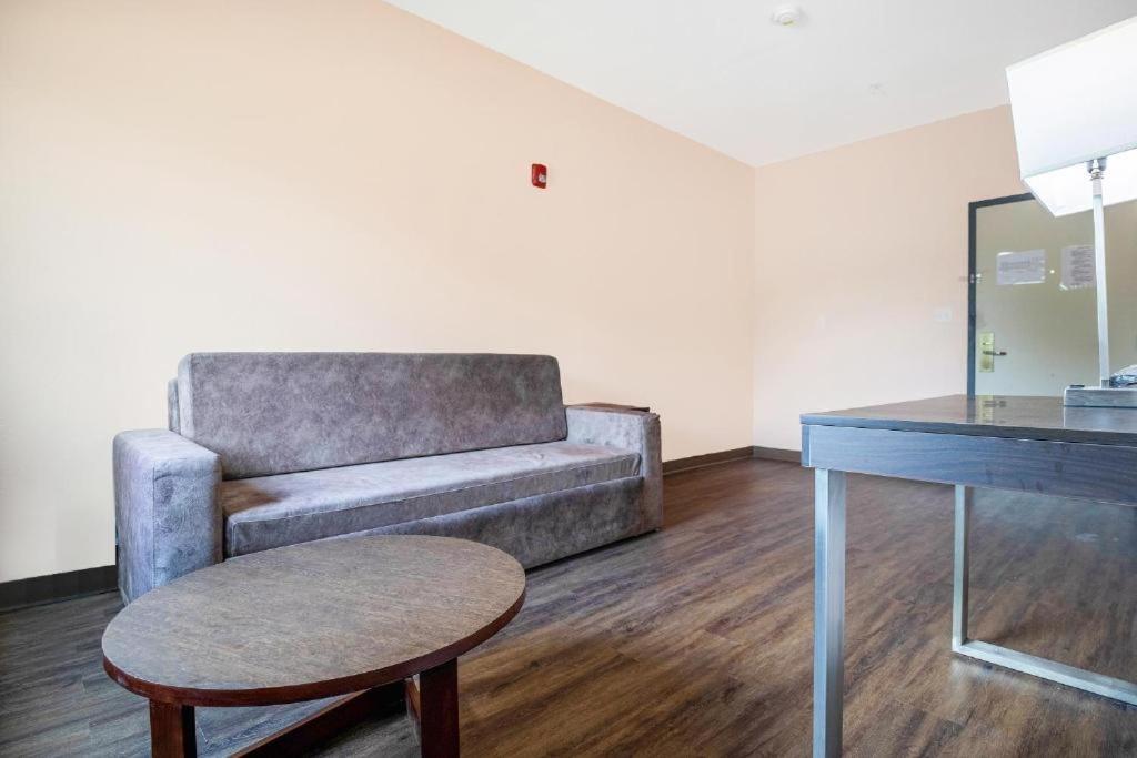 Royal Inn & Suites Adairsville Екстериор снимка