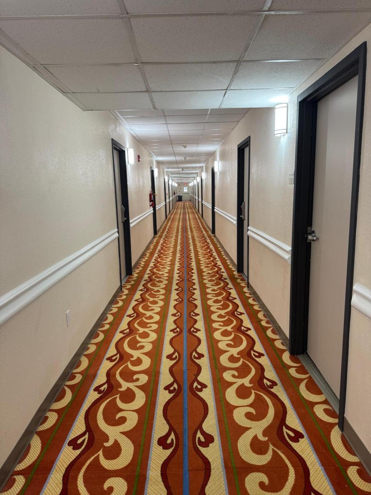 Royal Inn & Suites Adairsville Екстериор снимка